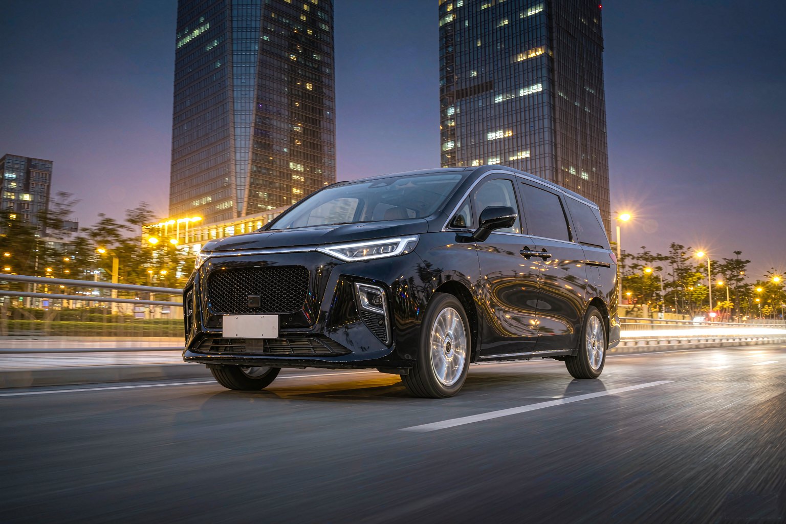 Executive MPV with a private driver in Guangzhou